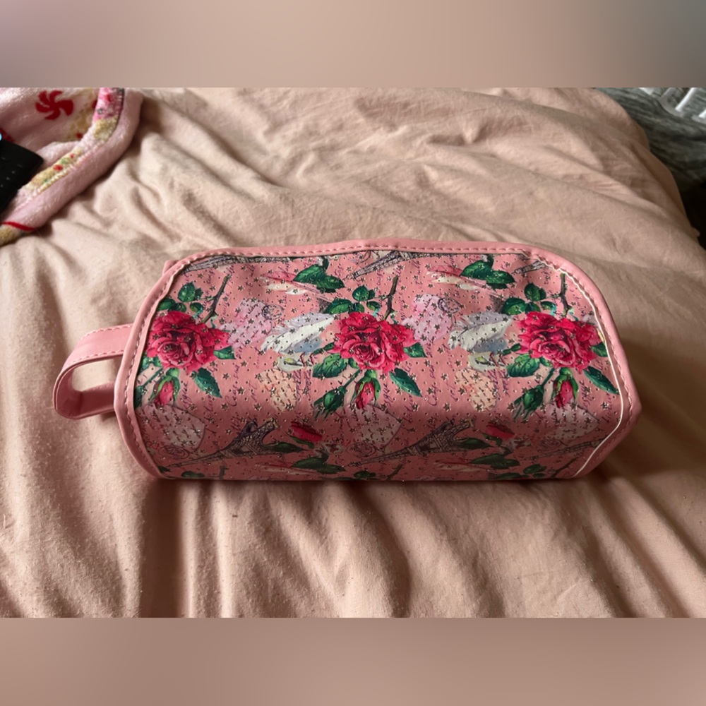 Glammed Floral Hanging Cosmetic Bag - BRAND NEW